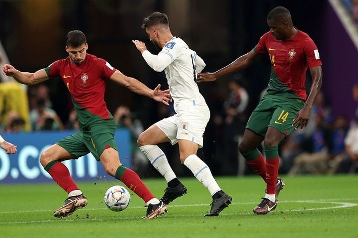 特朗普被指干预世界杯红牌裁决，FIFA称参考C罗案例（封面配图）